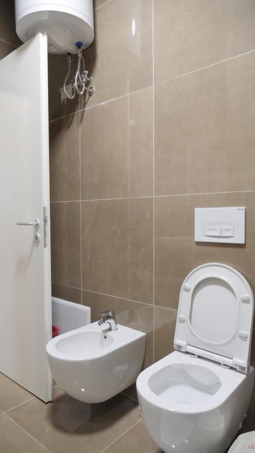 Centaurus Apartments Тирана Екстер'єр фото